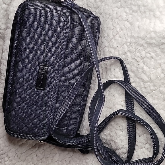 Vera Bradley Iconic RFID All In One Denim Cell Phone denim Crossbody Vera Bradle - Picture 7 of 17